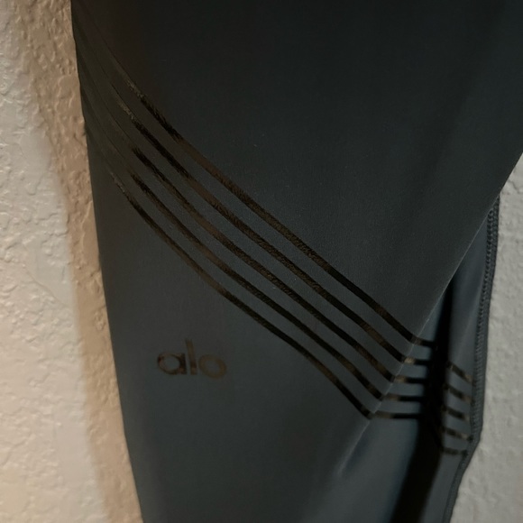 alo leggings - Picture 4 of 5